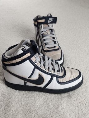 Vintage Nike Womens High Top Vandal Sneaker Black White Beige 2008